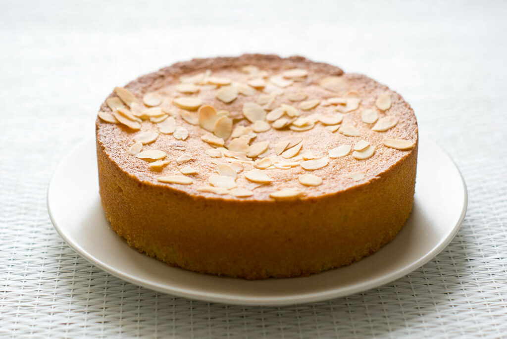 Amandier recette gâteau fondant amandes entier - Lilie Bakery