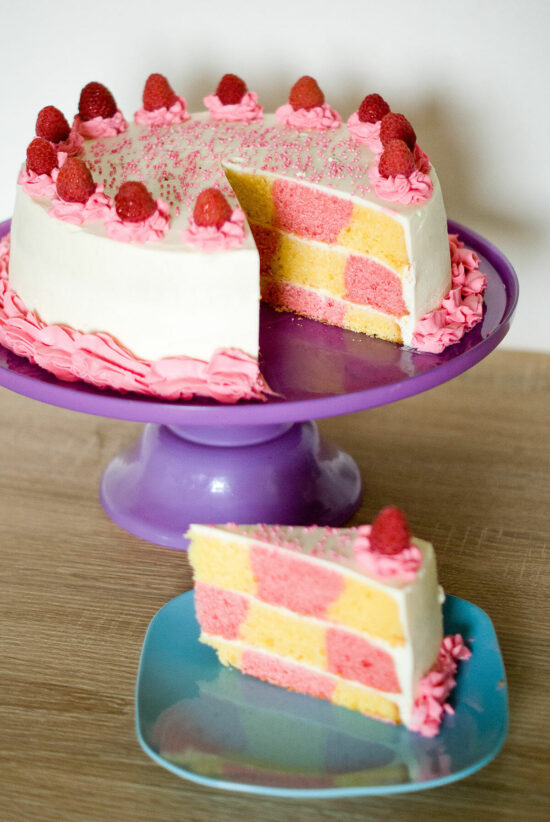 Gâteau damier framboise citron, glaçage vanille