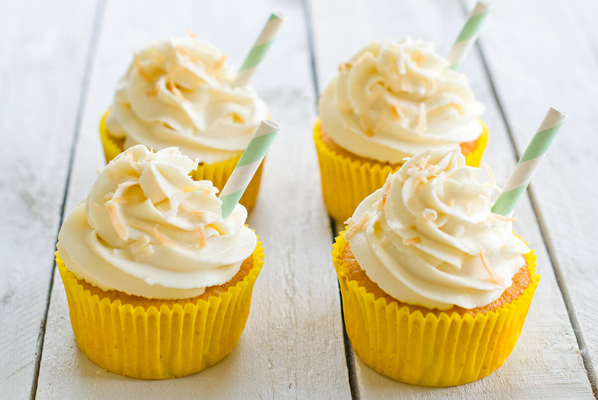 cupcakes-pina-colada-lilie-bakery_