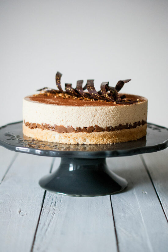 Entremets Dulcey, croquant praliné & noisette