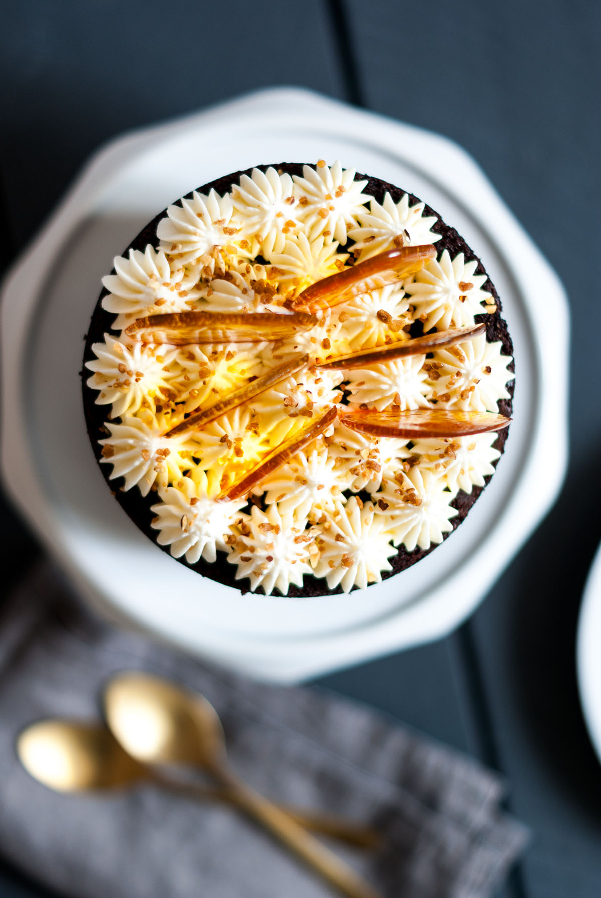 Naked cake chocolat vanille caramel | Lilie Bakery