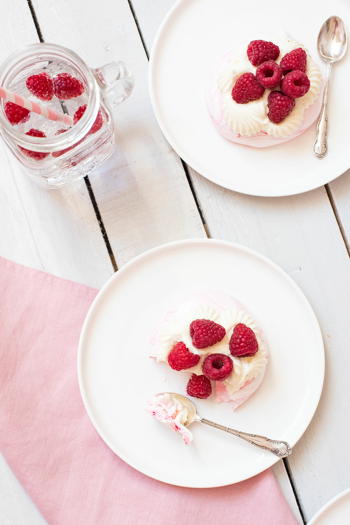 Mini Pavlovas Framboises Chocolat blanc | Lilie Bakery