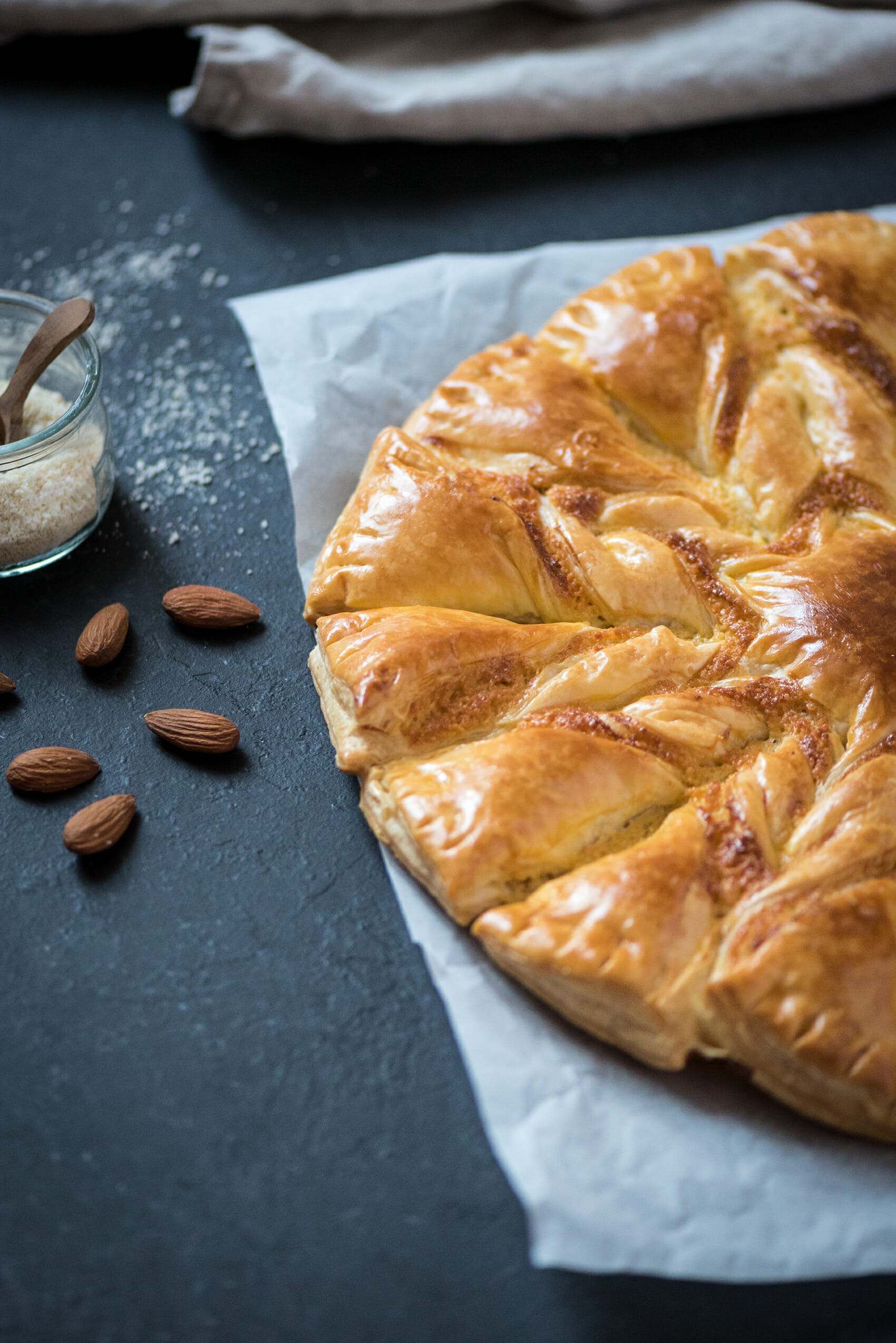 Tarte soleil crème amandes | Lilie Bakery