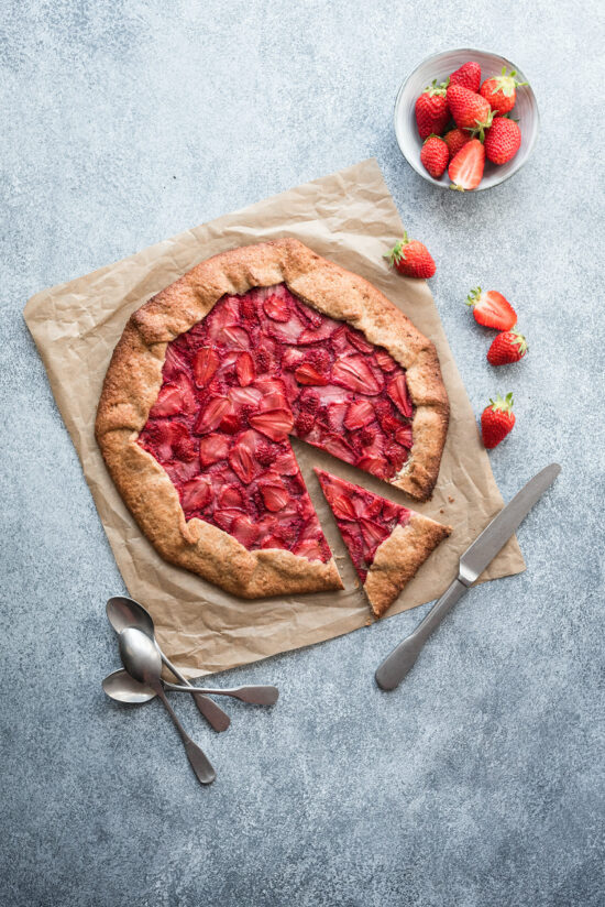 Tarte rustique aux fraises - Lilie Bakery