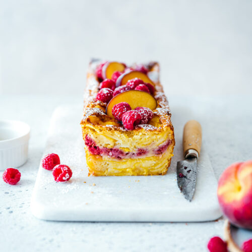 Peach, raspberry, tonka bean fondant cake - Lilie Bakery