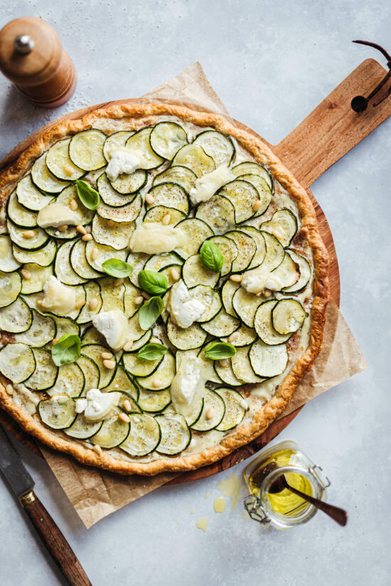 Tarte fine courgettes chèvre basilic - Lilie Bakery