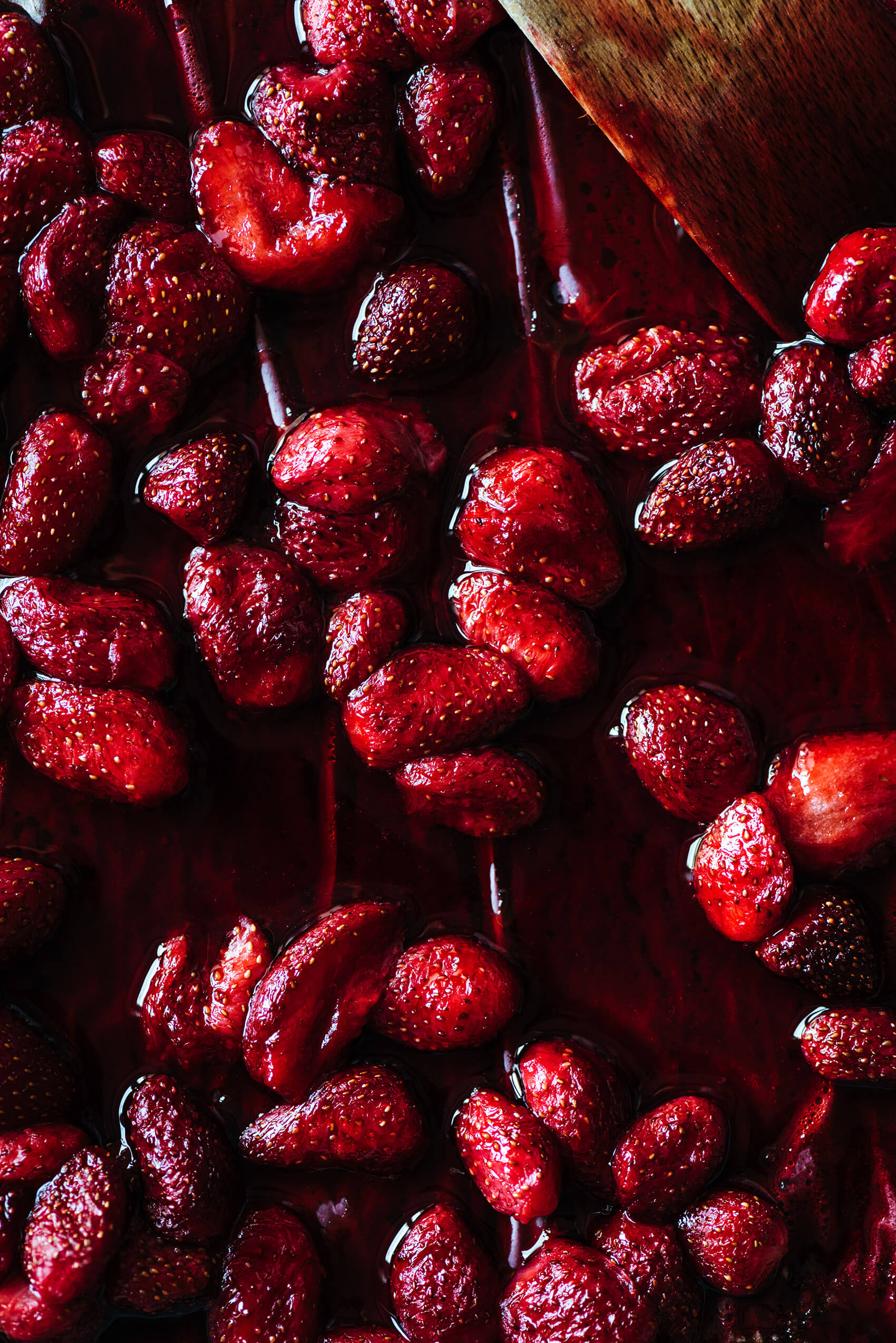 Glaces fraises rôties, yaourt & miel - Lilie Bakery