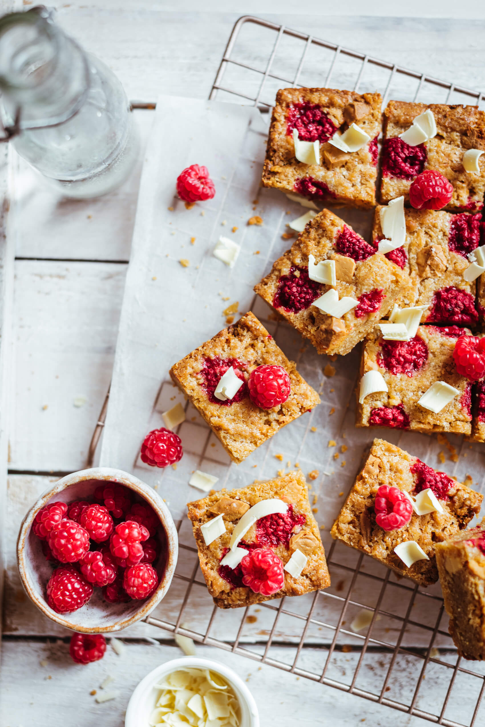 Blondie raspberries white chocolate - Lilie Bakery