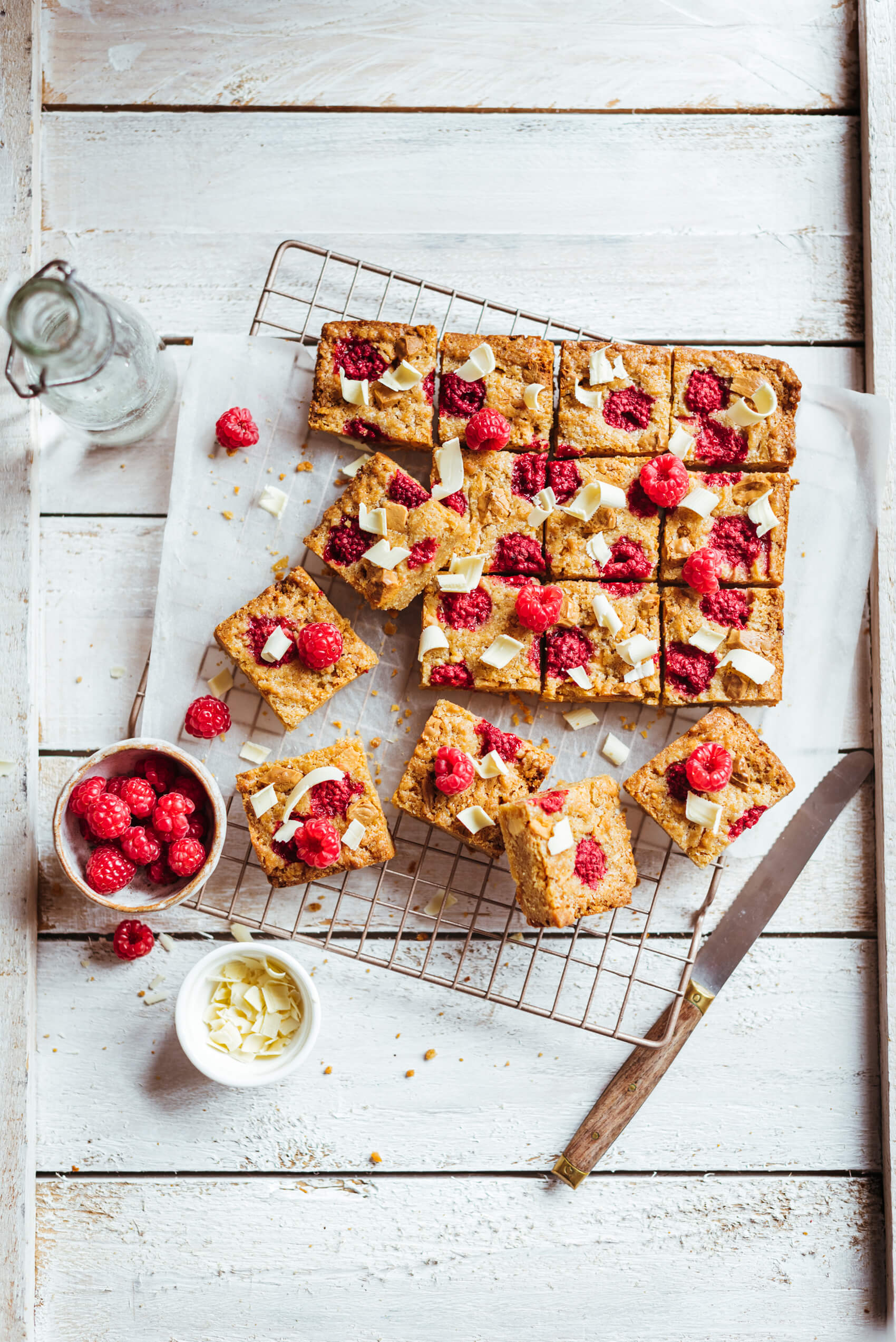 Blondie raspberries white chocolate - Lilie Bakery