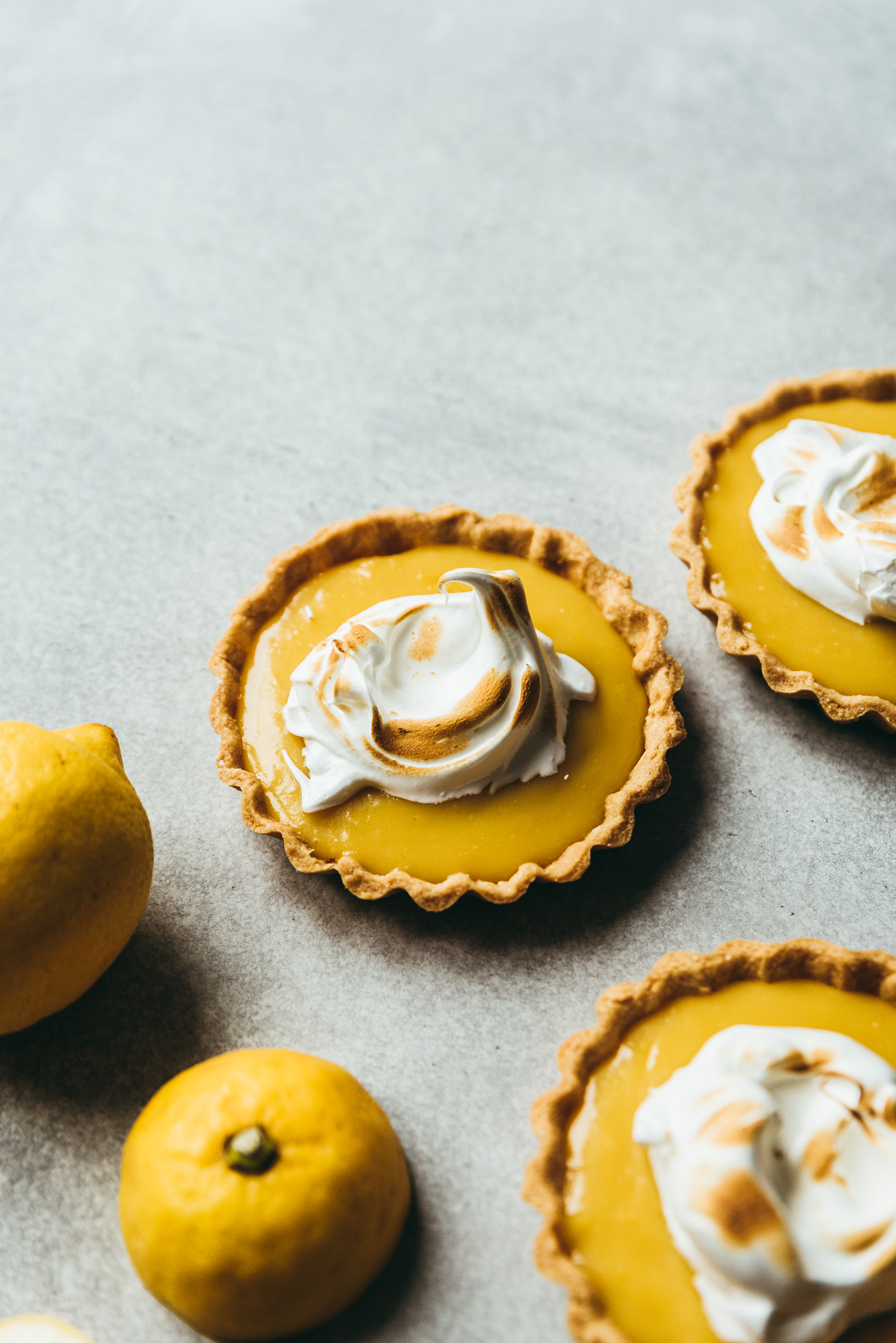 Tartelette citron meringuée gingembre zoom - Lilie Bakery