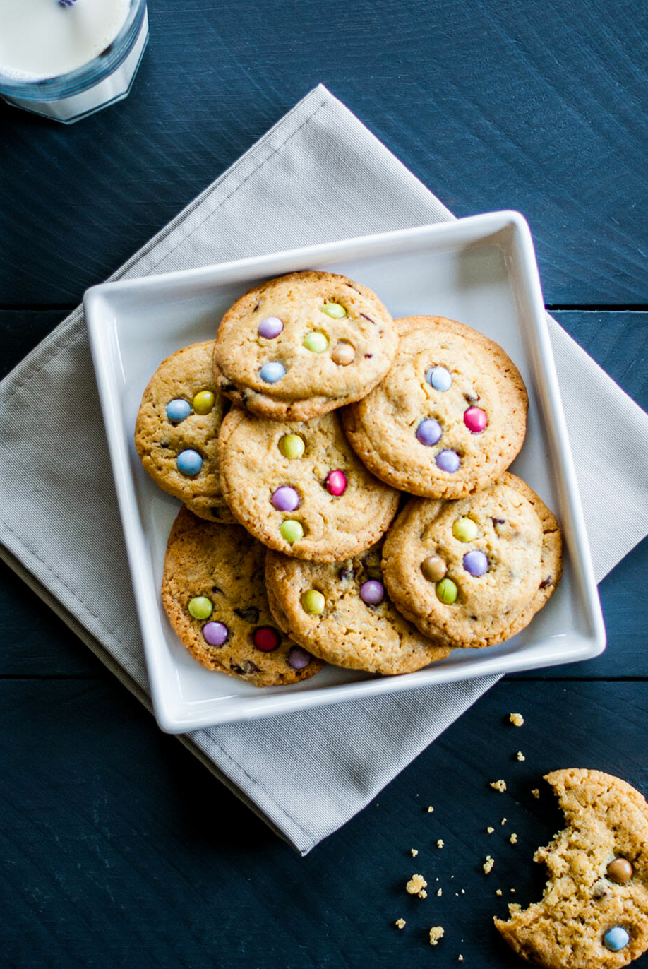 Cookies smarties recette - Lilie Bakery