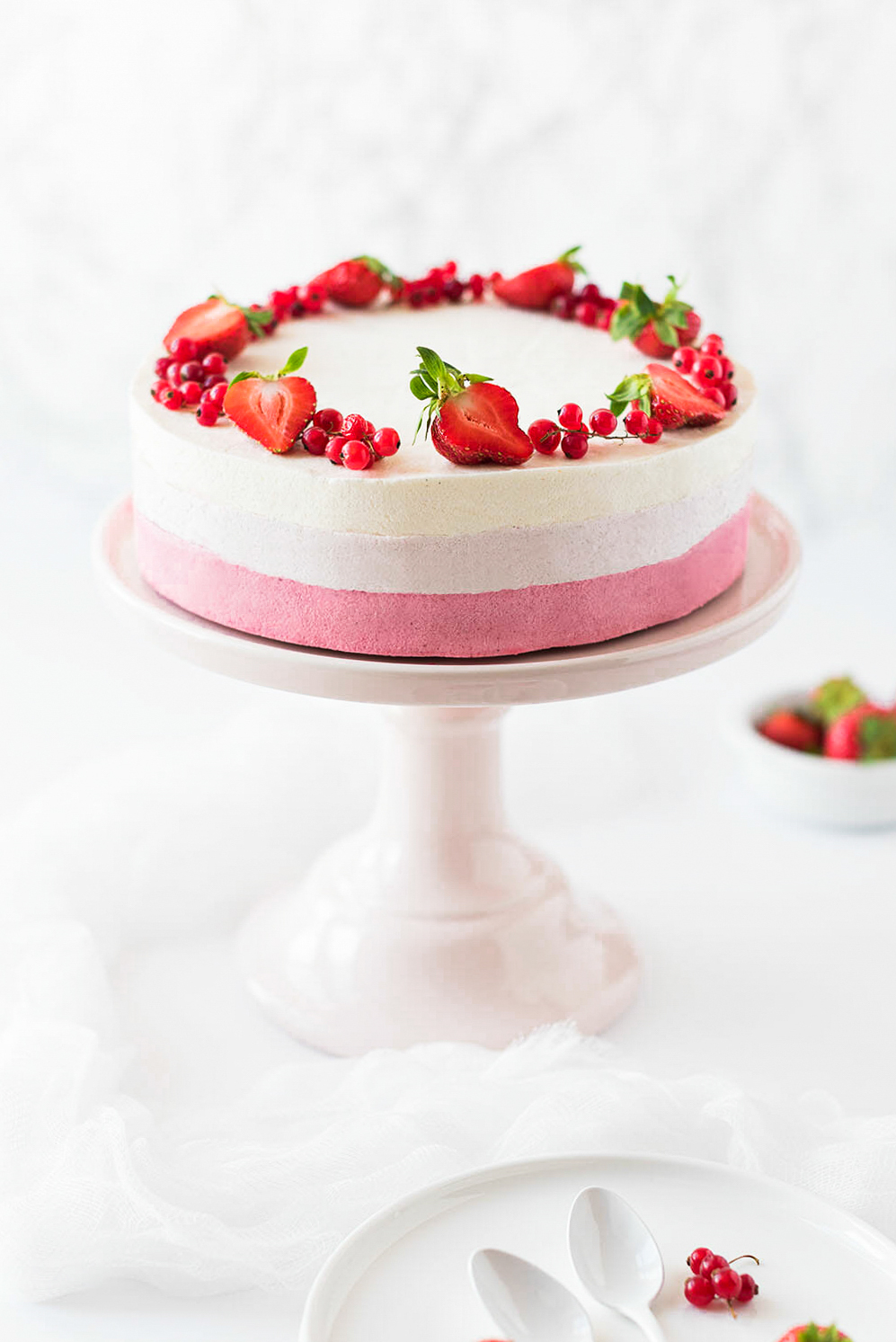 Entremets vanille fruits rouges - Lilie Bakery
