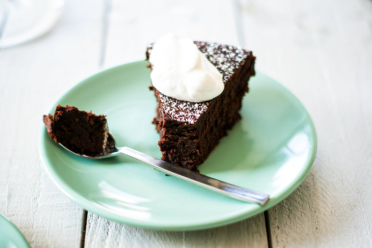 Gluten-free chocolate cake recipe - Lilie Bakery