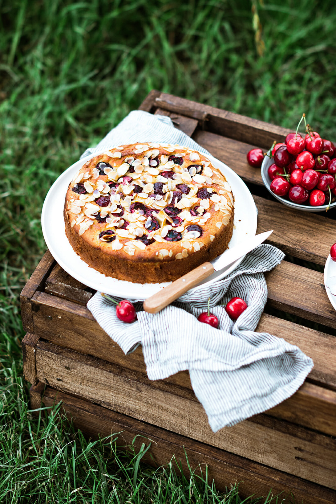 G&acirc;teau aux cerises et amandes - Lilie Bakery