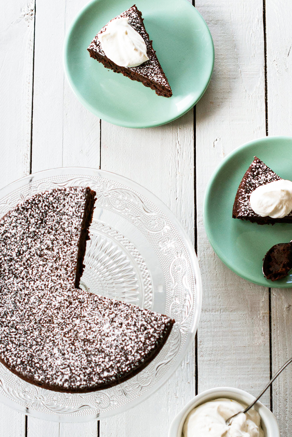 Flourless chocolate cake - Lilie Bakery