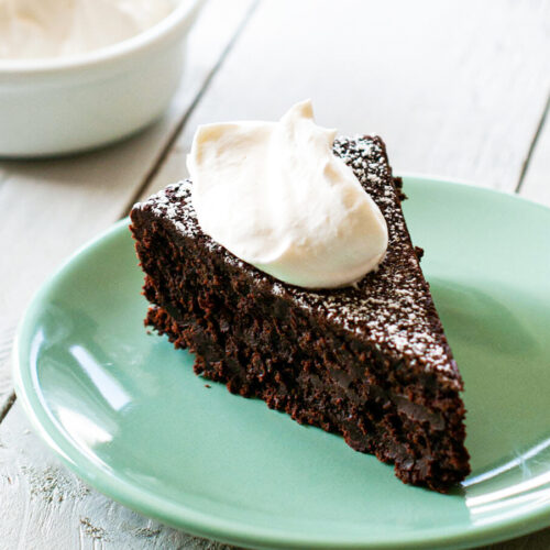 Gluten-free chocolate cake - Lilie Bakery