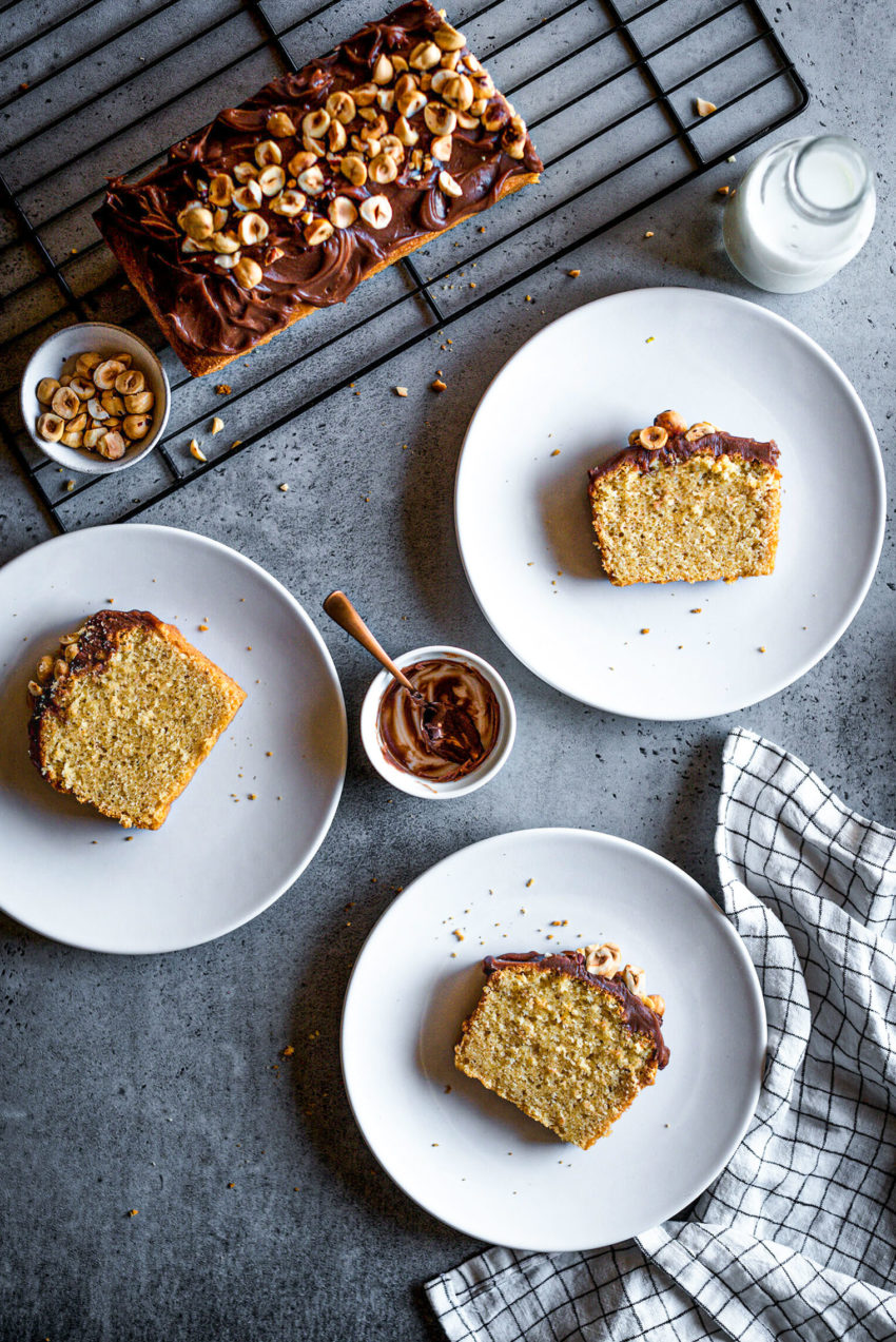 Cake Noisettes Torréfiées & Ganache Chocolat Praliné - Lilie Bakery