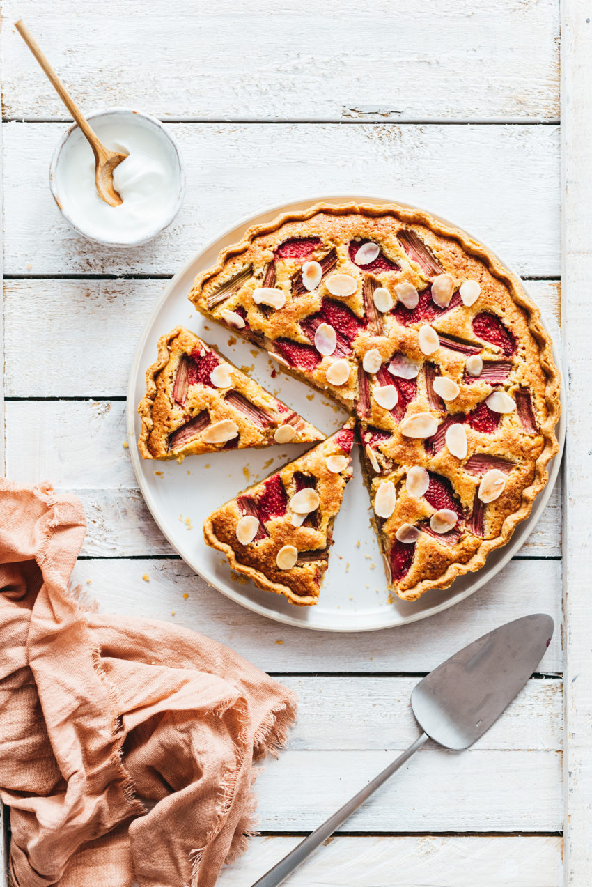 Tarte rhubarbe fraise amande - Lilie Bakery