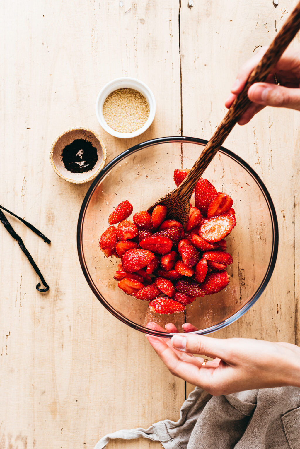 Fraises macérées au sucre cassonade - Lilie Bakery