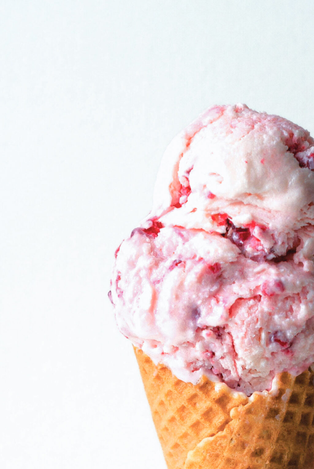 Glace framboise maison 3 ingrédients - Lilie Bakery