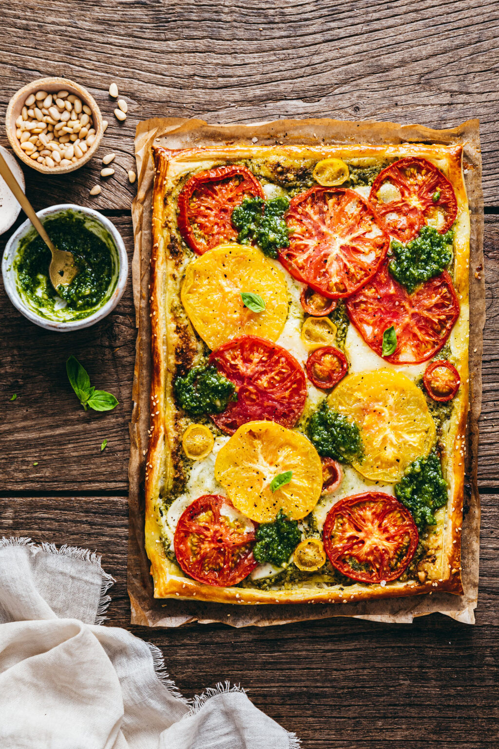 Tarte tomate mozzarella pesto - Lilie Bakery