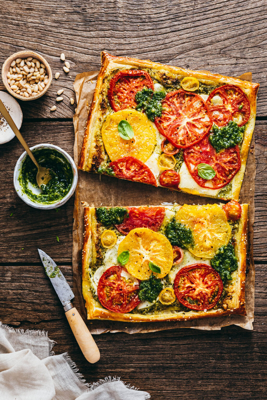 Tarte tomate mozzarella pesto - Lilie Bakery