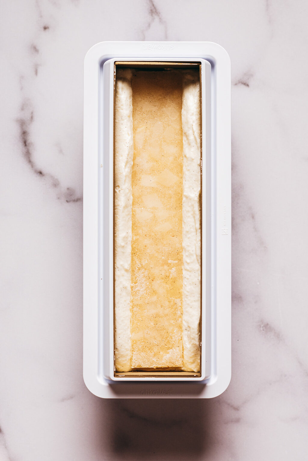 Montage bûche insert poire - Lilie Bakery