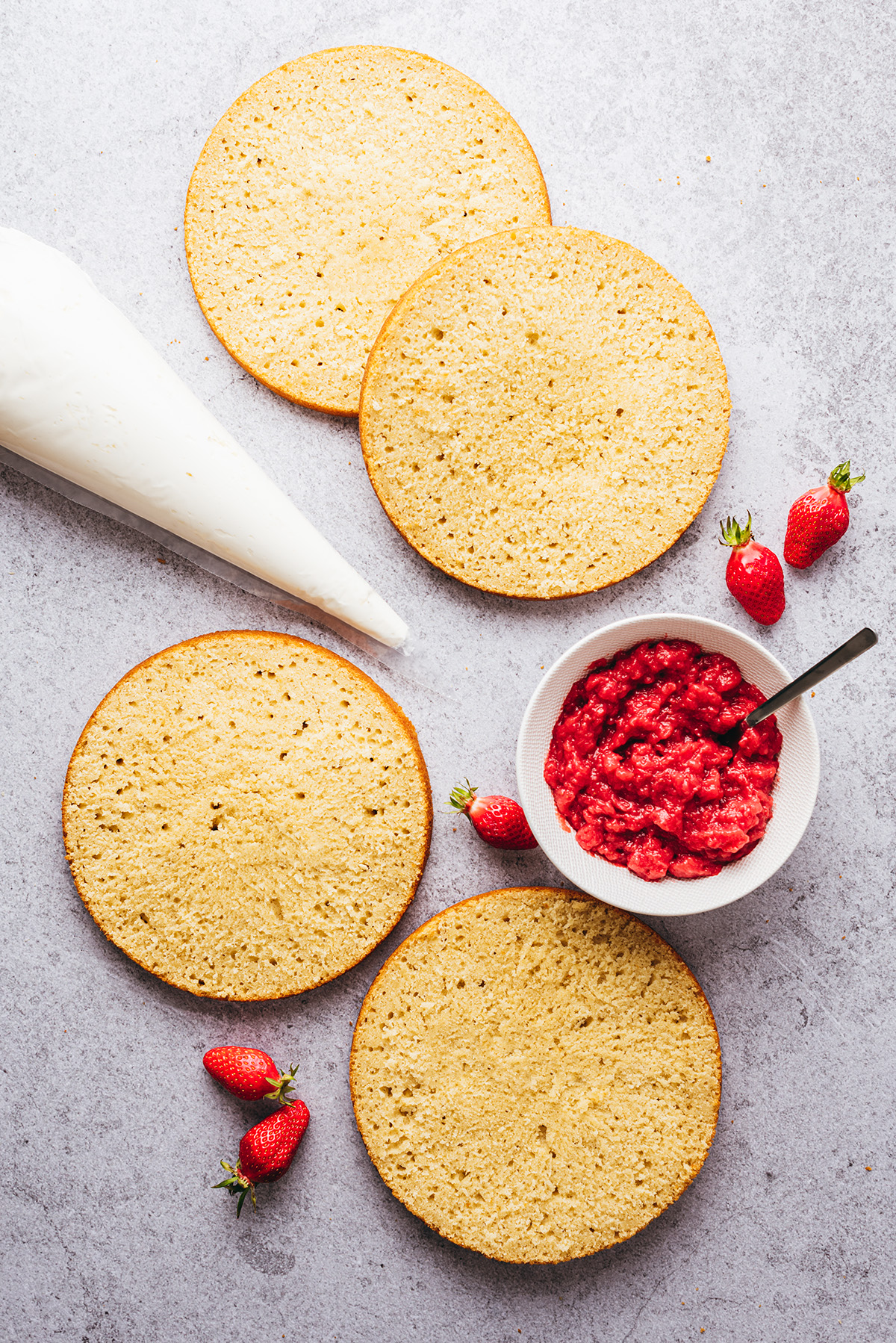 Montage layer cake - Lilie Bakery