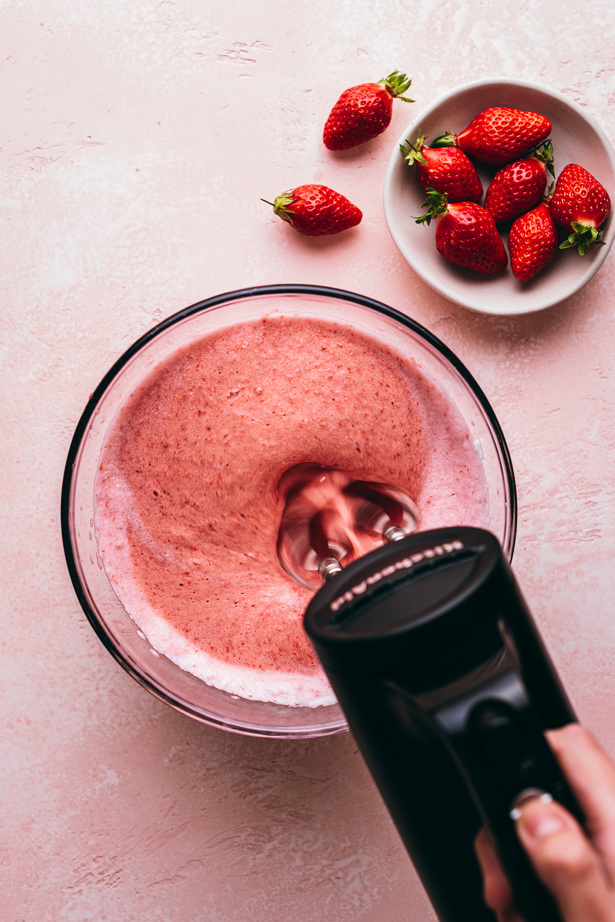 Pas à pas mousse fraise blancs neige - Lilie Bakery