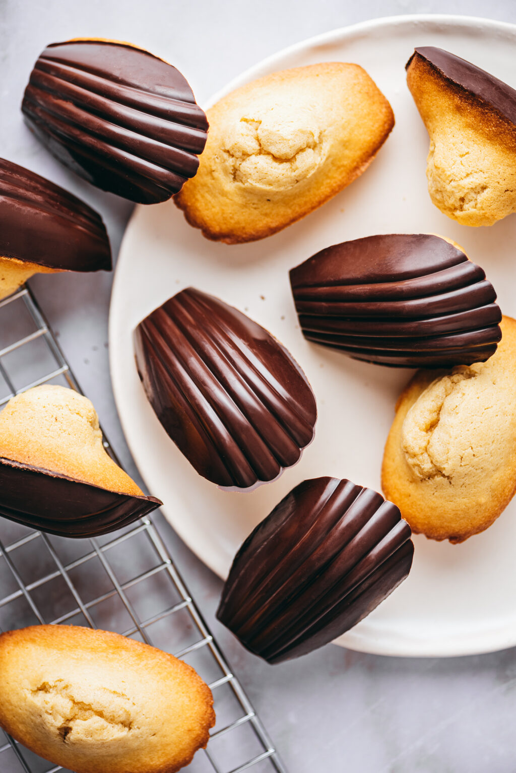 Chocolate madeleines recipe - Lilie Bakery