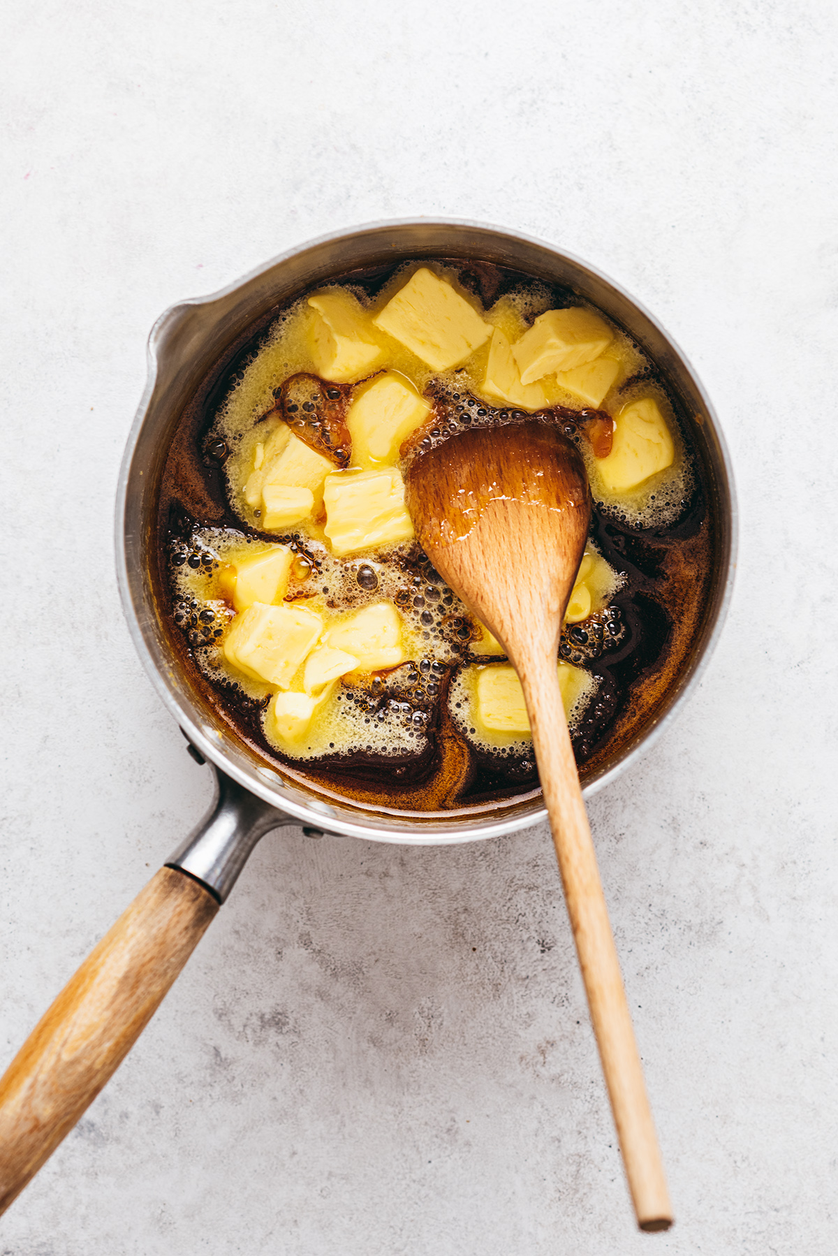 Ajouter beurre recette caramel - Lilie Bakery