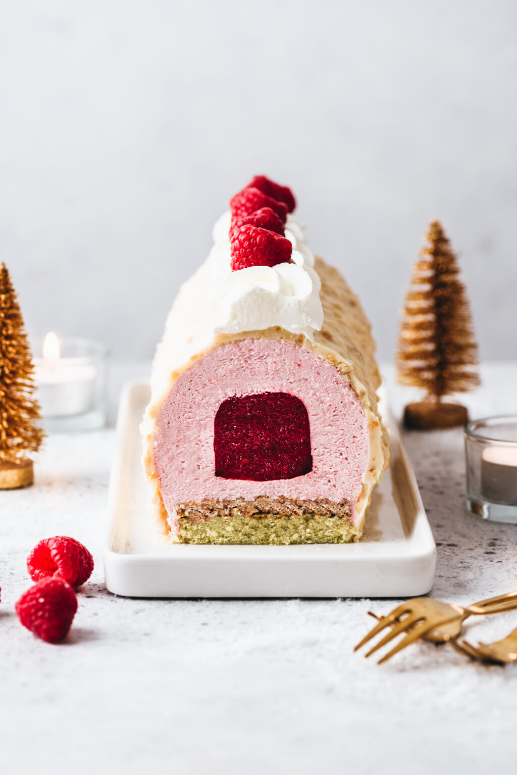 Bûche framboise insert framboise - Lilie Bakery