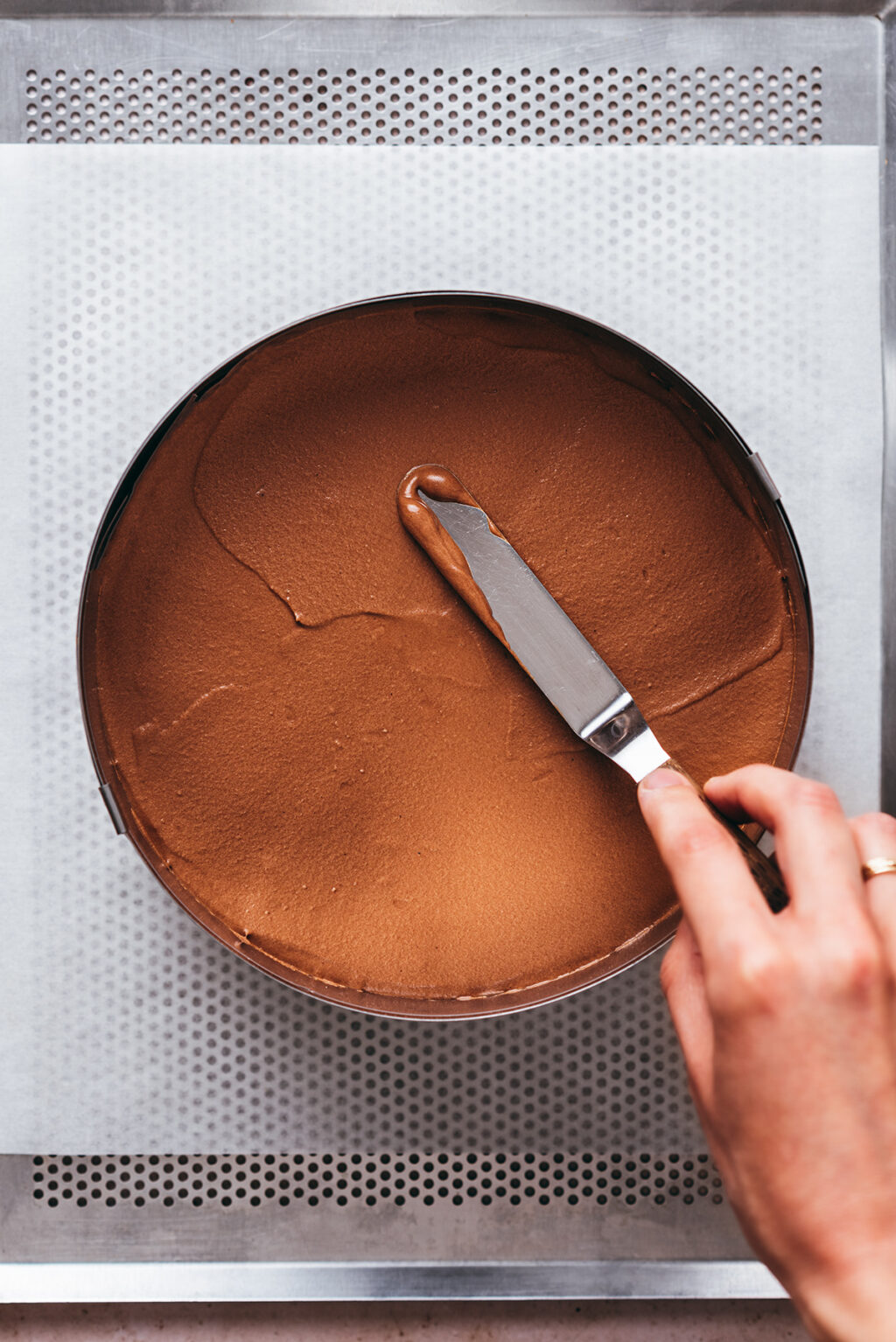 Lissage entremets chocolat - Lilie Bakery