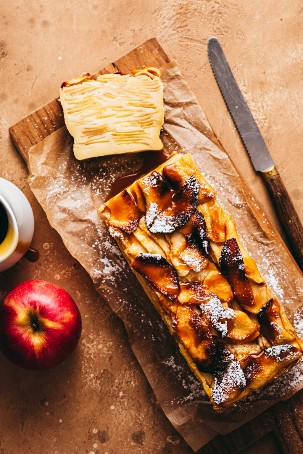 Gâteau invisible aux pommes facile - Lilie Bakery