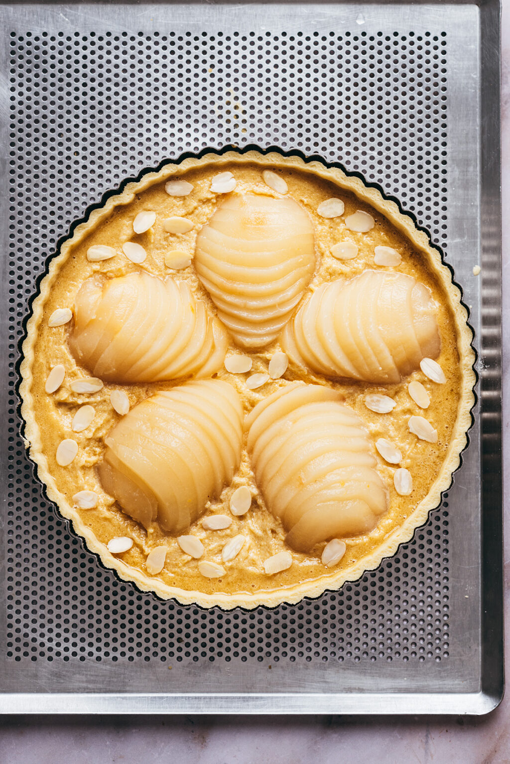 Bourdaloue tart preparation - Lilie Bakery