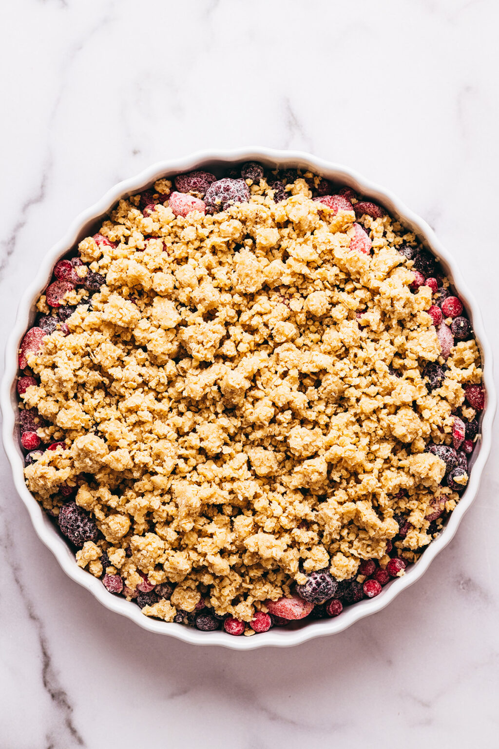 Crumble aux fruits rouges facile - Lilie Bakery