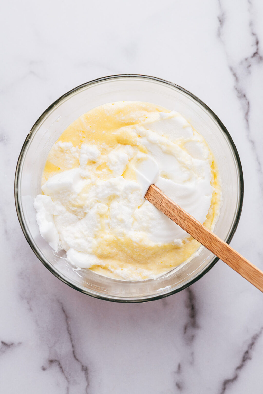 Preparing sponge cakes - Lilie Bakery