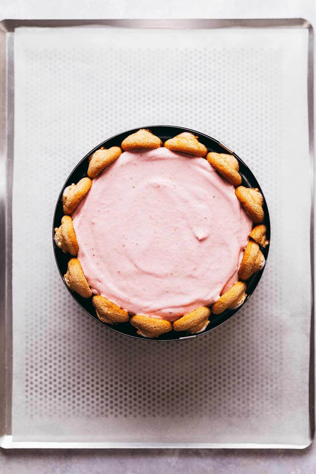 Préparation charlotte fraise - Lilie Bakery