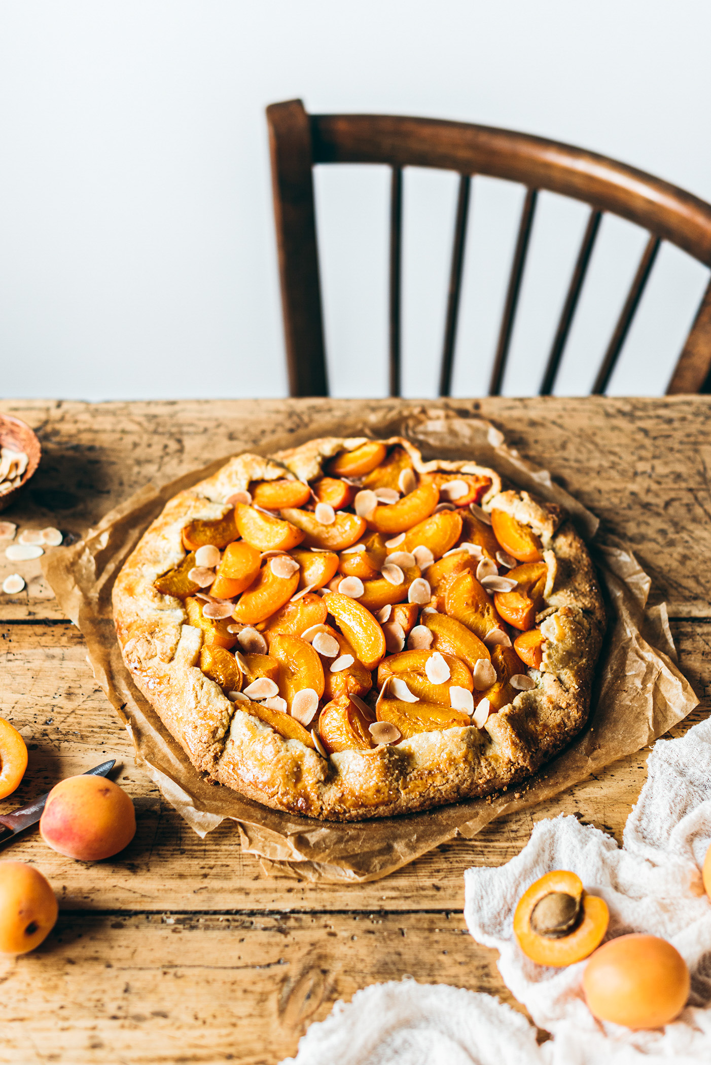 Tarte abricot amande rustique - Lilie Bakery