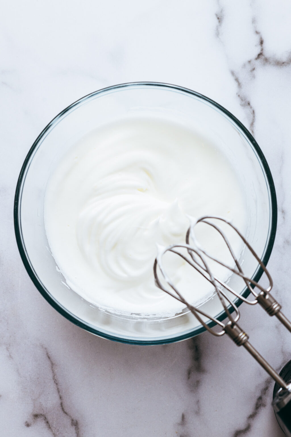 Blancs battus en neige - Lilie Bakery