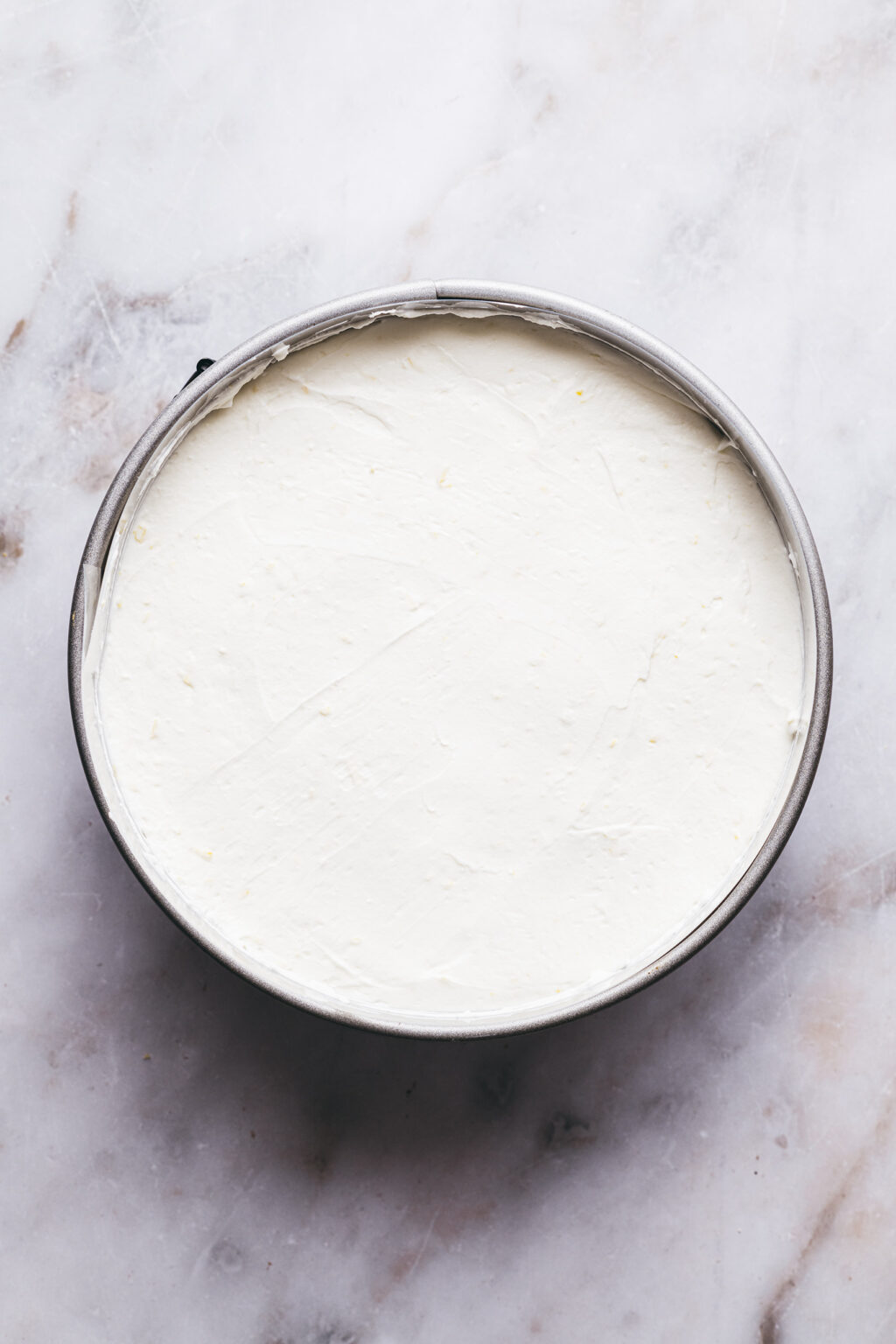 Lissage du cheesecake sans cuisson - Lilie Bakery