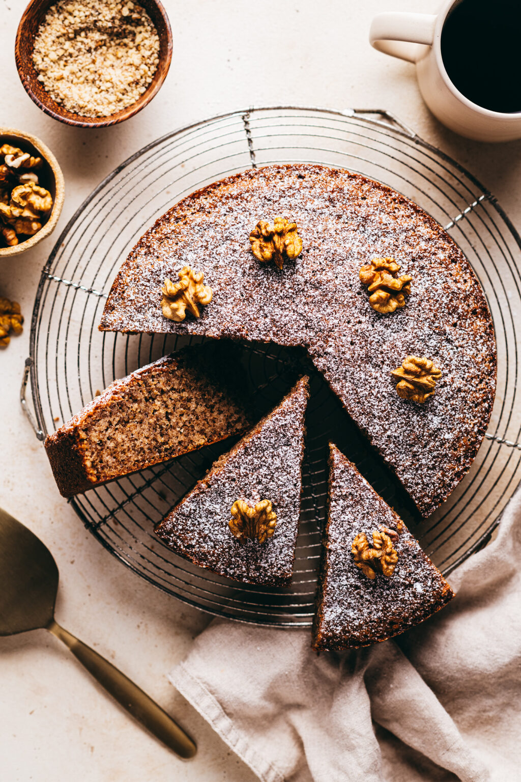Gâteau aux noix - Lilie Bakery