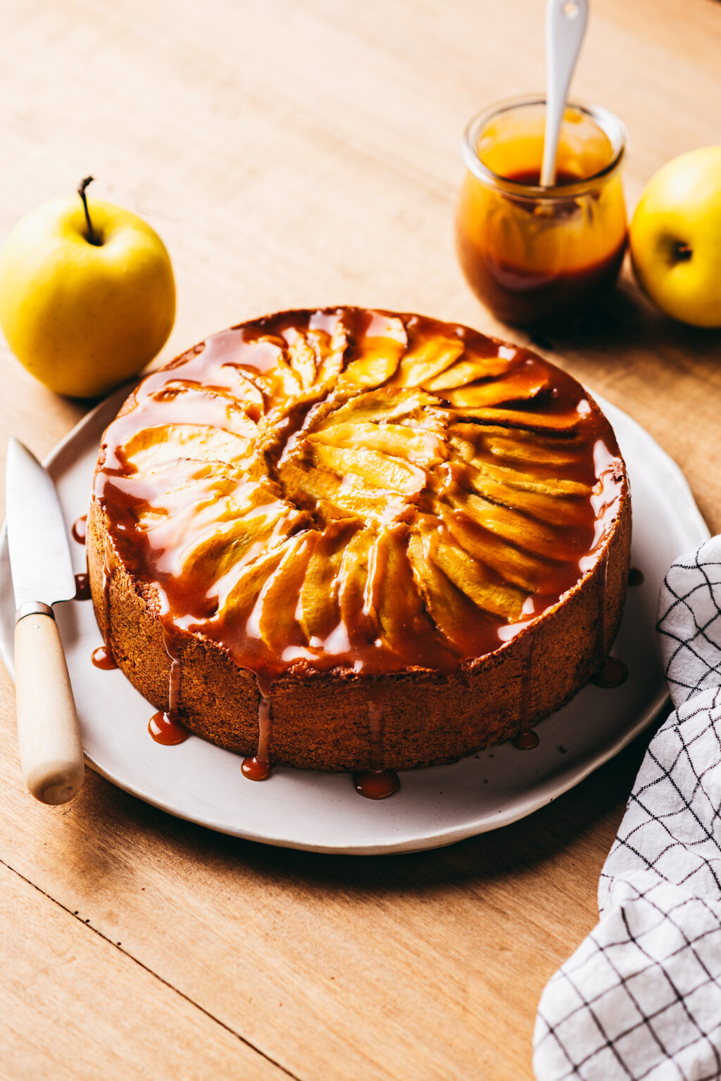 Gâteau moelleux aux pommes de ma grand-mère - Lilie Bakery