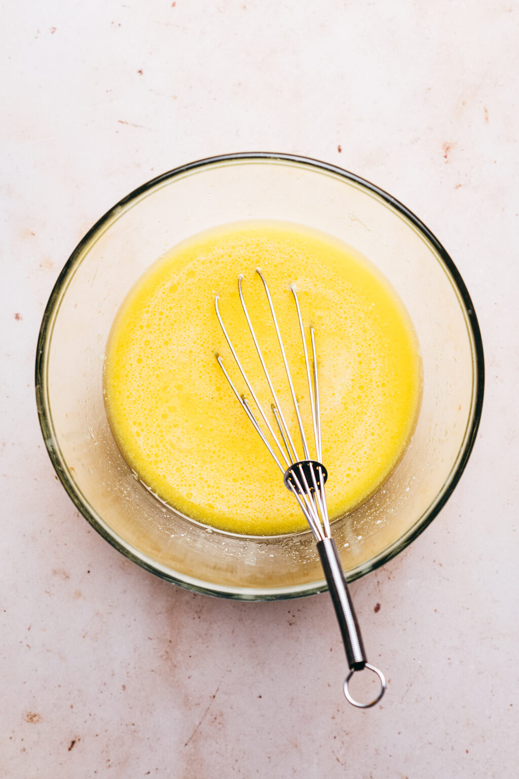 Ingrédients humides gâteau moelleux pommes - Lilie Bakery