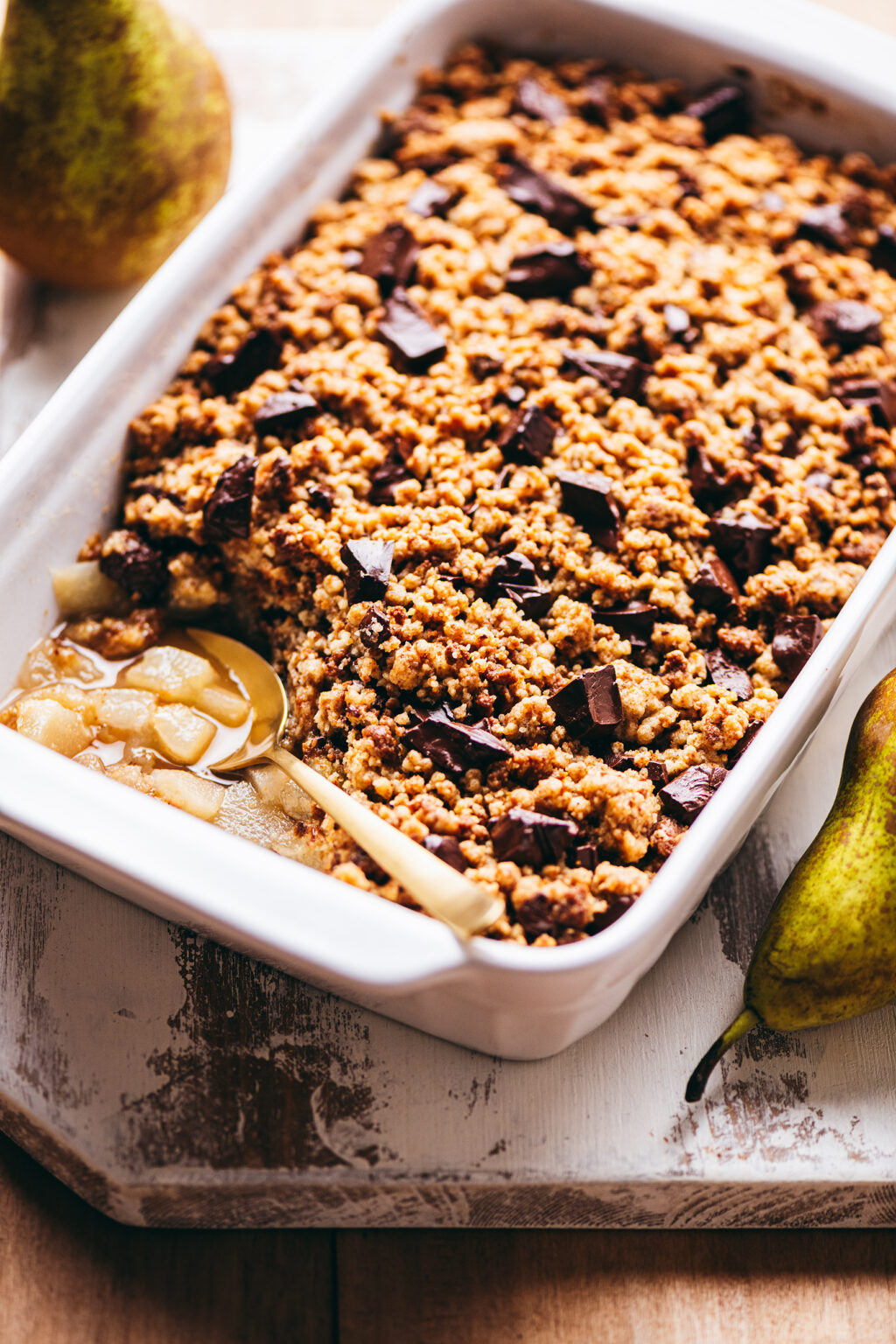 Chocolate pear crumble - Lilie Bakery